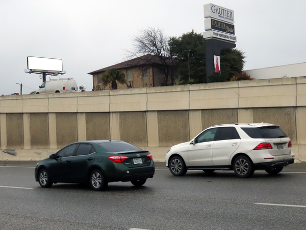 I-10 NW ES 0.8mi N/O Wurzbach F/S - 2