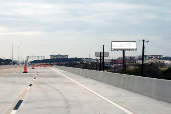 I-10 NW ES 0.7mi N/O Loop 1604 F/S - 2