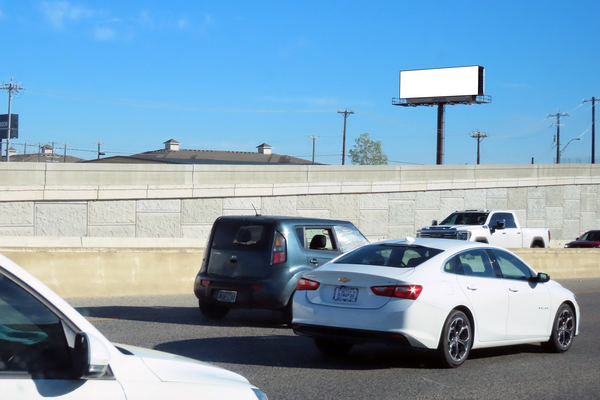 I-10 NW ES 0.7mi N/O Loop 1604 F/N - 1