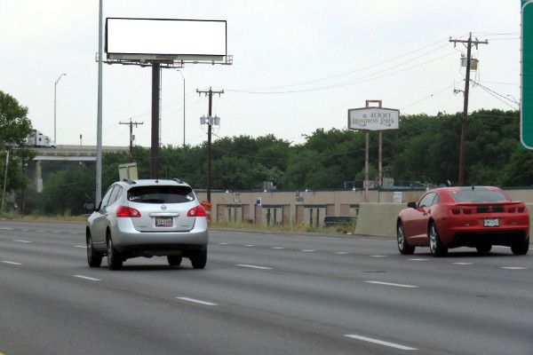 I-35 N SS 200ft W/O Binz Engleman F/SW - 2