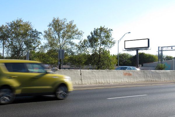 I-35 N SS 0.1mi W/O Binz Engleman F/E - 1