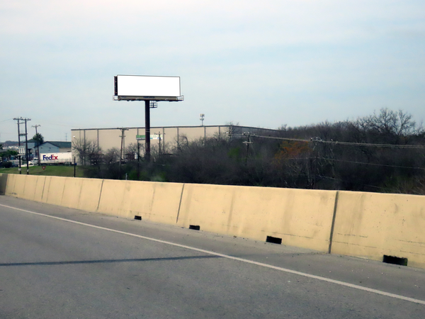 I-35 N NS 0.7mi W/O Binz Engleman F/E - 2
