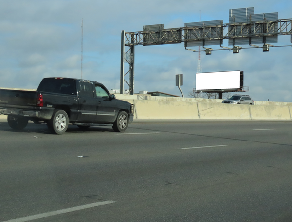 I-37 WS 100ft S/O Brooklyn F/S - 1