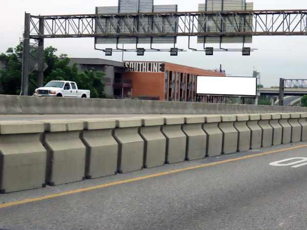 I-35 N NS 300ft W/O McAllister Frwy F/W - 1