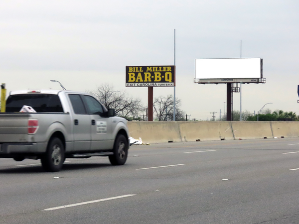 I-37 ES 400ft S/O East Cesar E. Chavez Blvd F/N - 1
