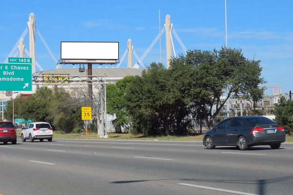 I-37 ES 400ft S/O East Cesar E. Chavez Blvd F/S - 2