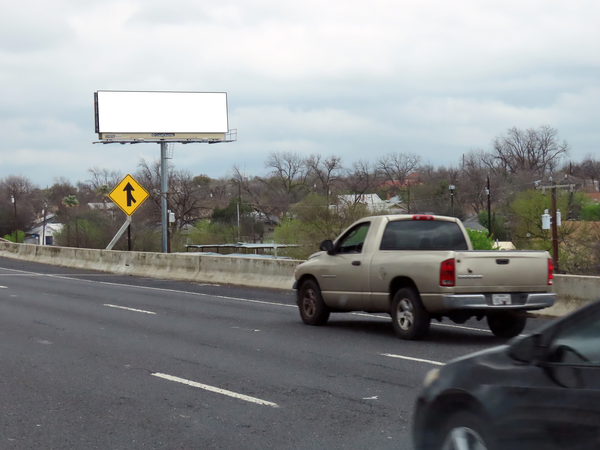 I-10 NW ES 500ft N/O Culebra F/S - 2