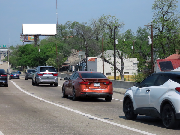 I-10 NW ES 1000ft N/O I-35 N F/S - 2
