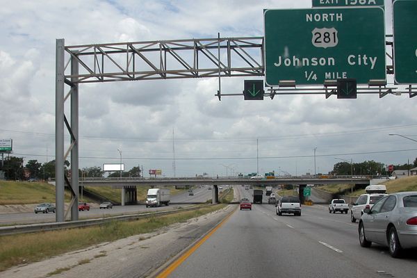 I-35 N SS 0.3mi E/O McAllister Frwy F/E - 1