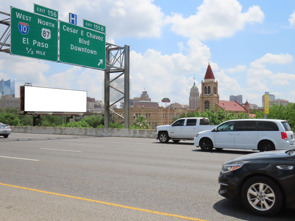 I-35 S ES 500ft S/O West Cesar E. Chavez Blvd F/S - 2