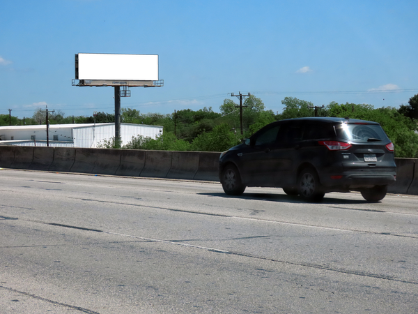 I-10 NW ES 0.3mi S/O Hildebrand F/S - 2