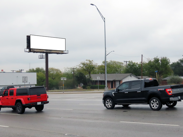 Loop 410 SS 0.3mi W/O Fredericksburg F/W - 2