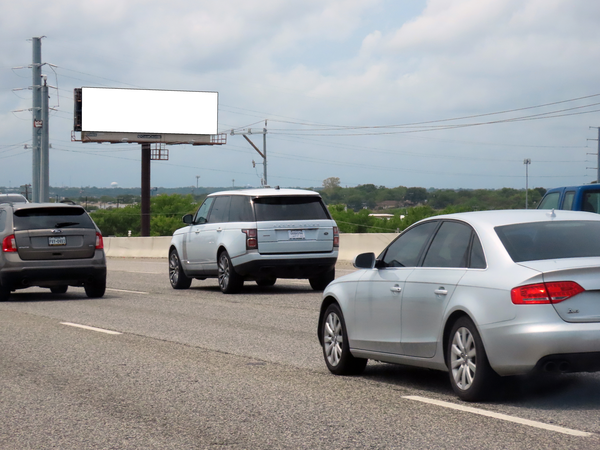 I-35 N WS 0.9mi N/O Loop 410 F/N - 2