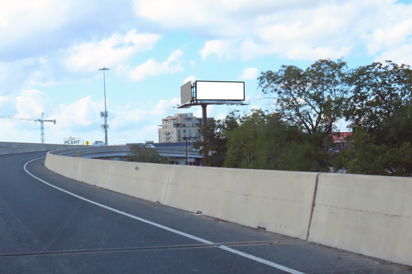 I-35 N NS 50ft E/O McAllister Frwy F/E - 2