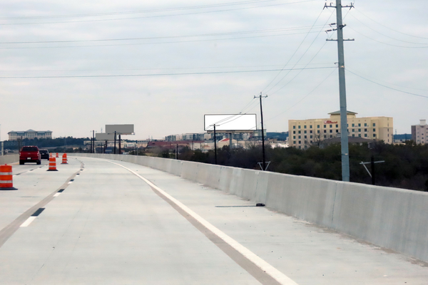 I-10 NW ES 0.6mi N/O Loop 1604 F/S - 2