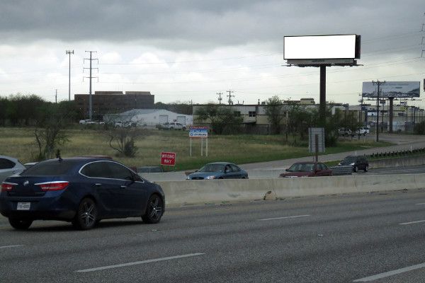 I-35 N ES 0.8mi N/O Loop 410 F/N - 1