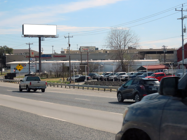 I-35 N ES 0.3mi S/O OConnor F/S - 2