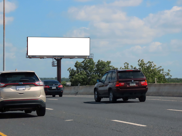 I-10 NW ES 1000ft N/O Fredericksburg F/S - 2