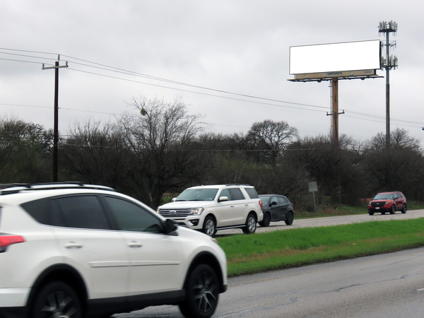 Bandera WS 0.3mi S/O Braun F/S - 2