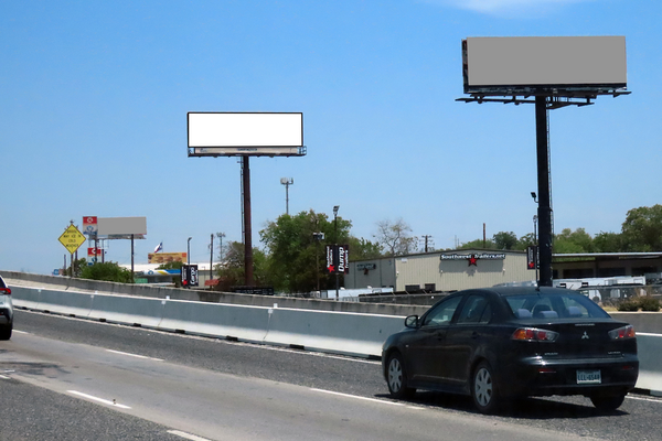 I-35 N ES 250ft S/O Starlight Terrace F/S - 2