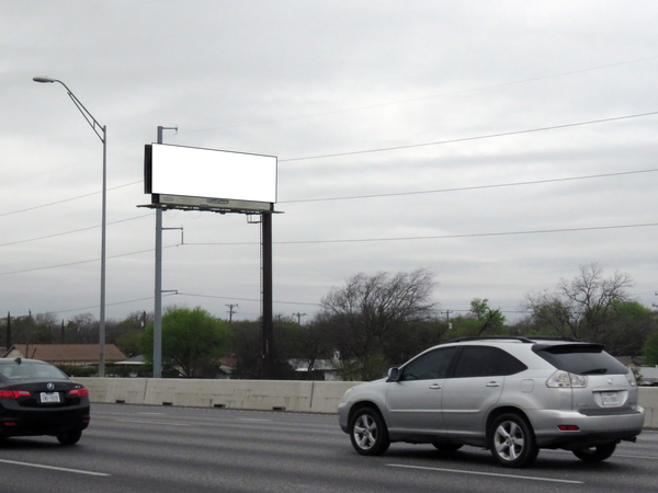 I-35 N WS 0.3mi S/O Eisenhauer F/N - 2