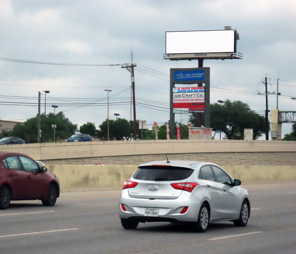 Loop 410 WS 0.5mi N/O Ingram F/S - 1