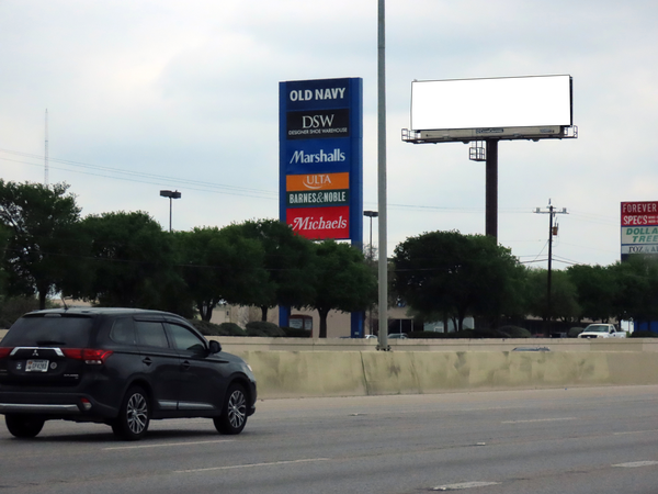 Loop 410 WS 0.6mi N/O Ingram F/S - 1