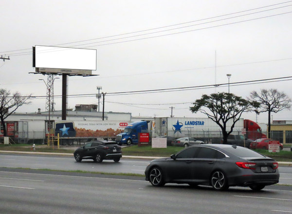 I-35 N ES 0.5mi S/O Rittiman F/S - 2