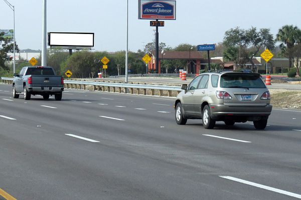 I-35 N NS 0.5mi W/O Binz Engleman F/E - 2