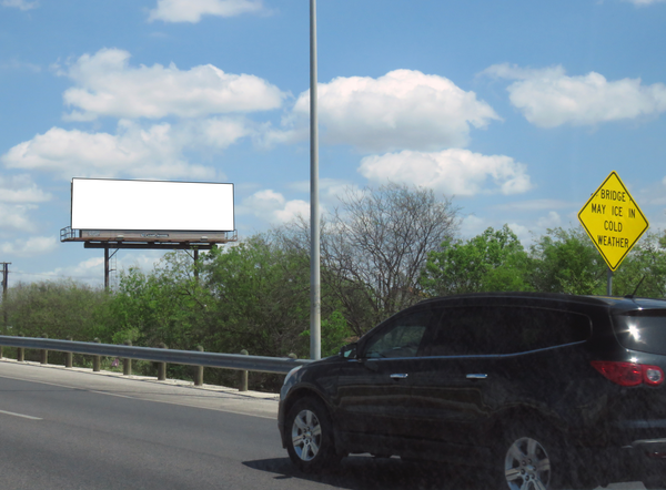I-10 E SS 0.5mi E/O I-37 F/W - 2