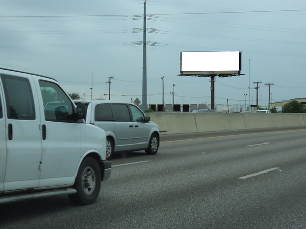 I-35 N ES 100ft S/O Loop 410 F/N - 2