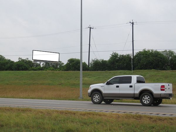 I-35 S ES 500ft S/O Fischer F/S - 2