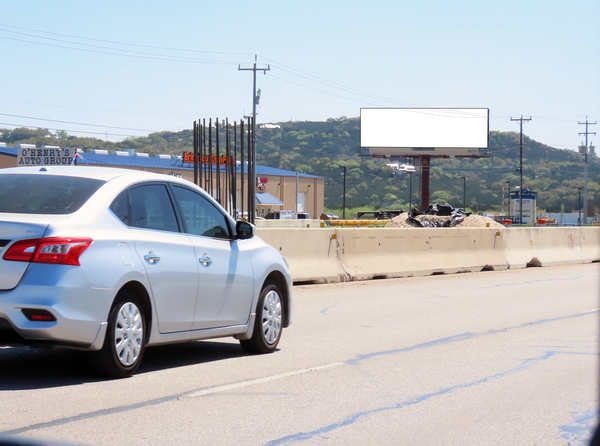 US 281 N ES 0.4mi N/O Cibolo Creek F/N - 1