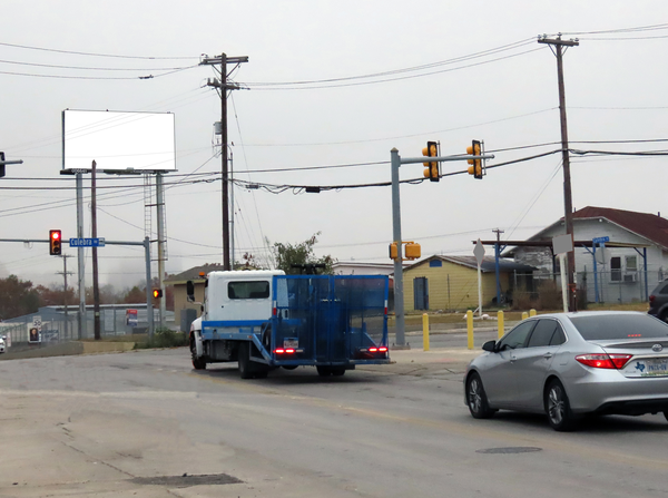 Fredericksburg WS 300ft S/O Culebra F/NW - 2