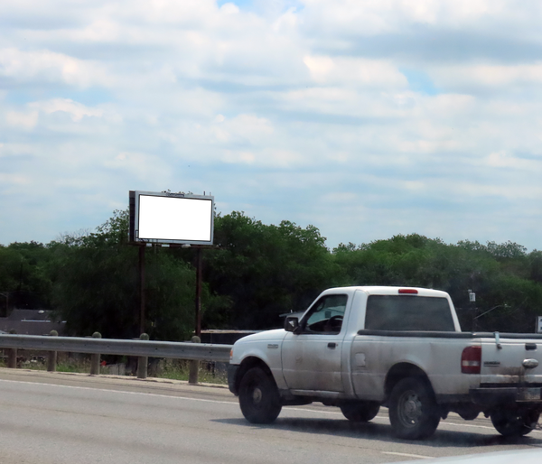 I-10 E SS 500ft E/O Martin Luther King F/SW - 2
