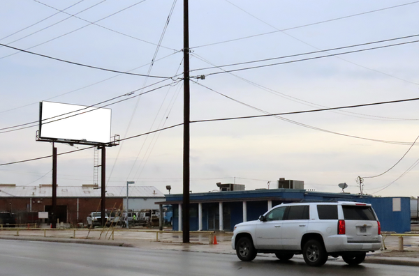 Frost Bank Center Dr  ES 0.1mi N/O Gembler F/S - 2