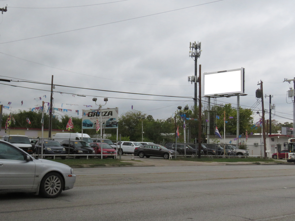 Military SW NS 300ft W/O New Laredo Hwy F/W - 1