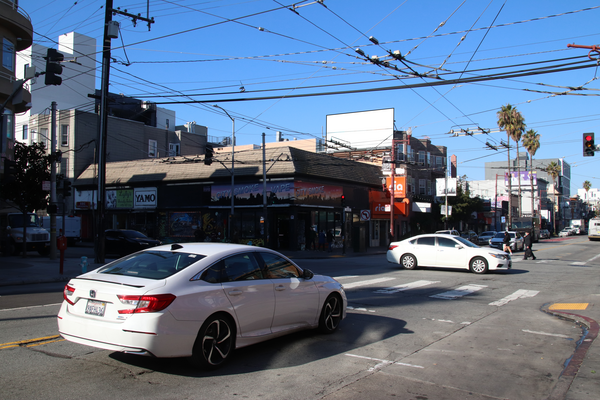 Mission WS 60ft N/O 18th St F/S - 1