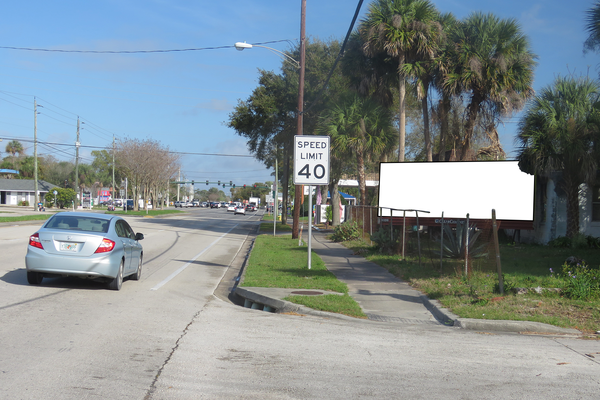 US 1 ES 0.1mi S/O SR 40 F/S - 1