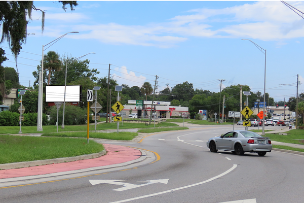 US 17-92 WS 1.04mi S/O SR 44 F/S - 1