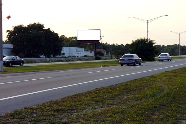 US 1 WS 1.3mi N/O SR 406 Garden St F/S - 1