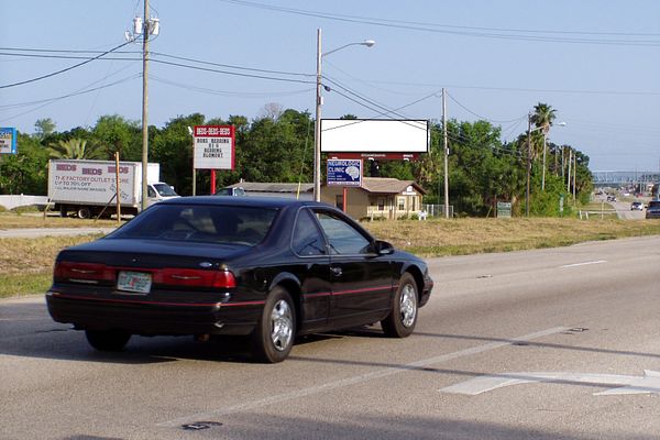 US 1 ES 3mi N/O SR 528 F/N - 2