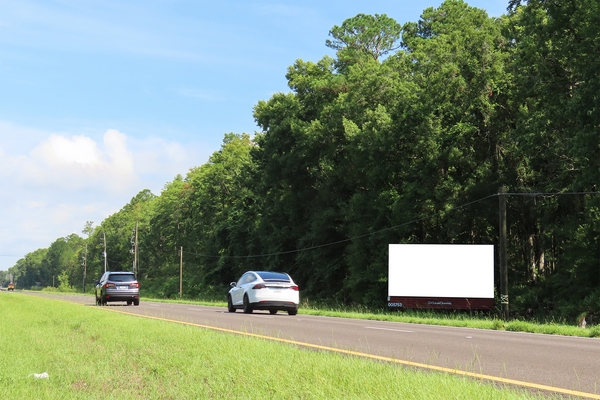 US 1 ES 1.6mi S/O SR 210 W F/S - 1
