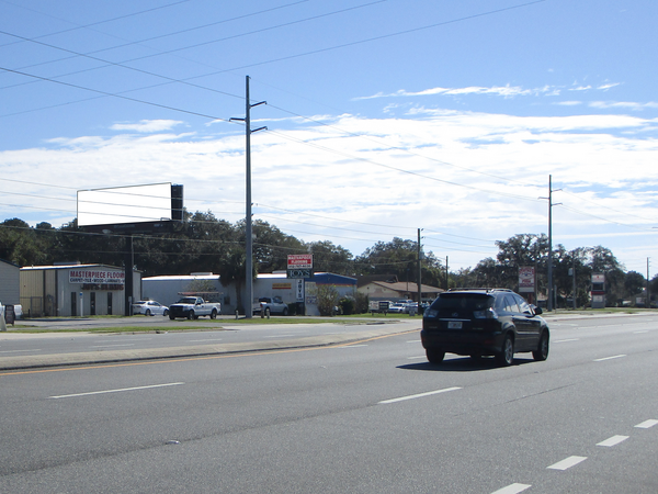 US 441/27 ES 0.5mi S/O CO 466A F/N - 1