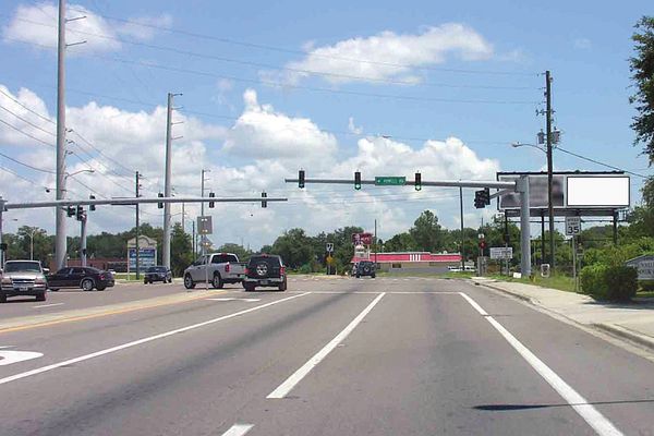 US 41 Williams St ES 0.4mi N/O CO 484 F/S - 1