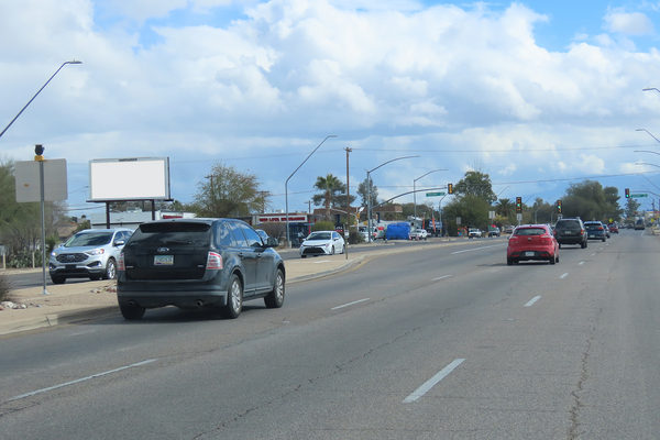 22nd St NS 210ft W/O Tucson Blvd F/W - 1