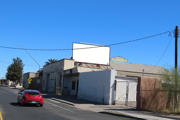 Main ES 170ft S/O 3rd St F/S - 1