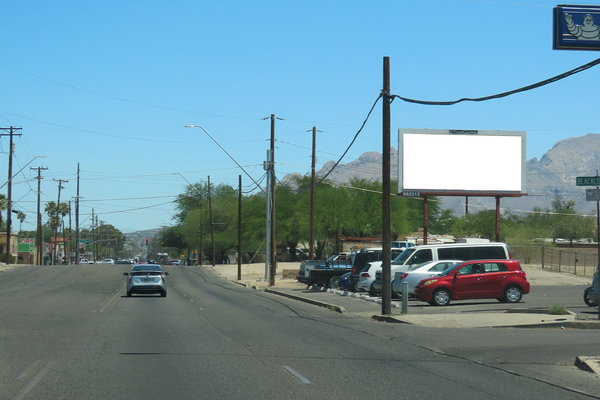 1st Av ES 100ft N/O Blacklidge F/S - 2
