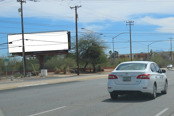 Tucson Blvd ES 60ft S/O Medina F/N - 1