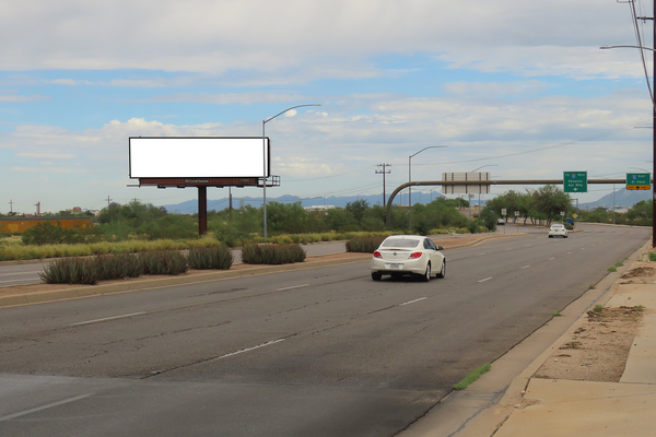 Kino WS 500ft N/O Benson Hwy F/S - 1
